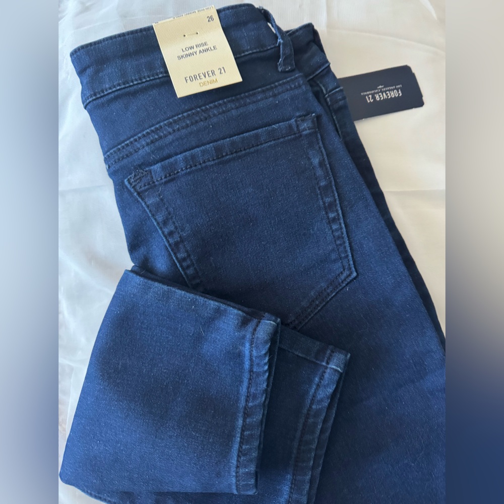 Forever 21 low-rise ankle Skinny denim Jeans NWT - Size 26